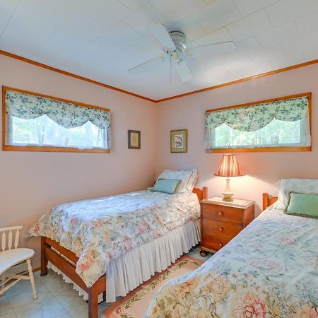 Home In Long Island Wine Country - Walk To Beach! Cutchogue Экстерьер фото