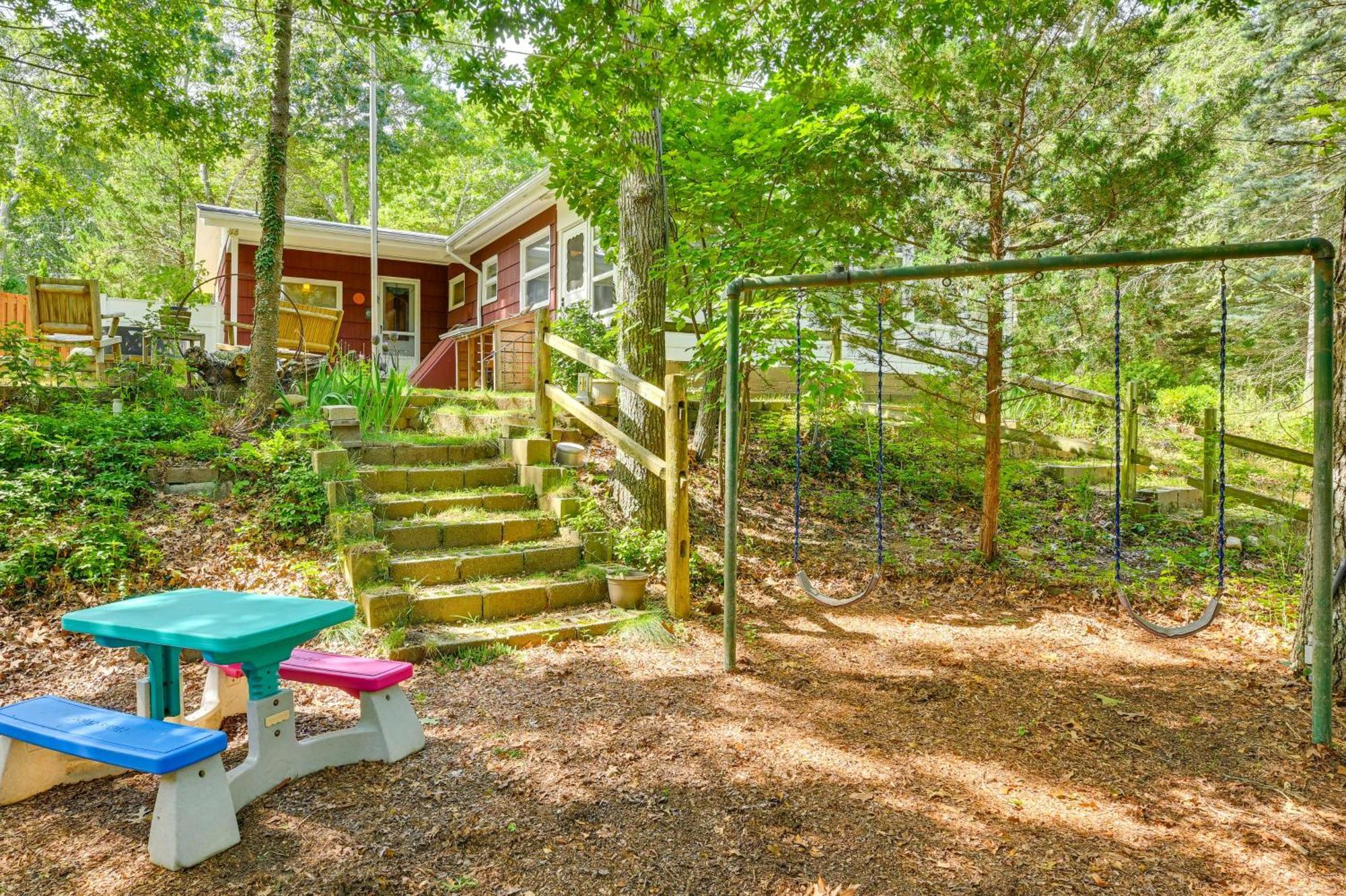 Home In Long Island Wine Country - Walk To Beach! Cutchogue Экстерьер фото