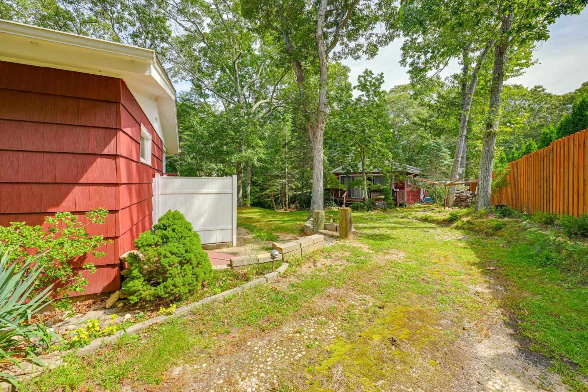 Home In Long Island Wine Country - Walk To Beach! Cutchogue Экстерьер фото
