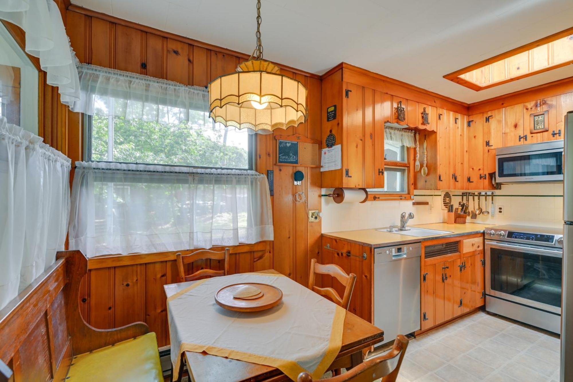 Home In Long Island Wine Country - Walk To Beach! Cutchogue Экстерьер фото