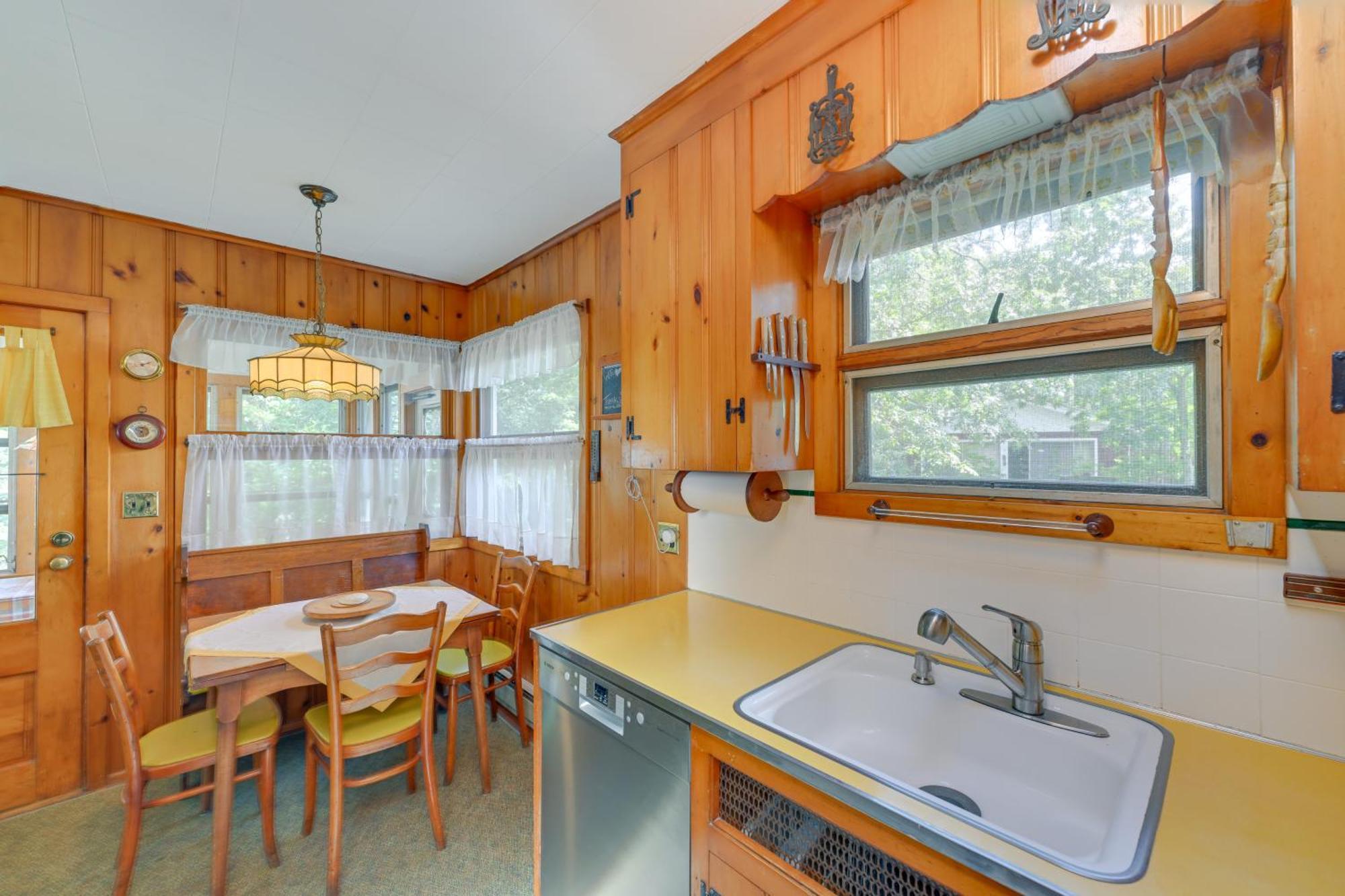 Home In Long Island Wine Country - Walk To Beach! Cutchogue Экстерьер фото