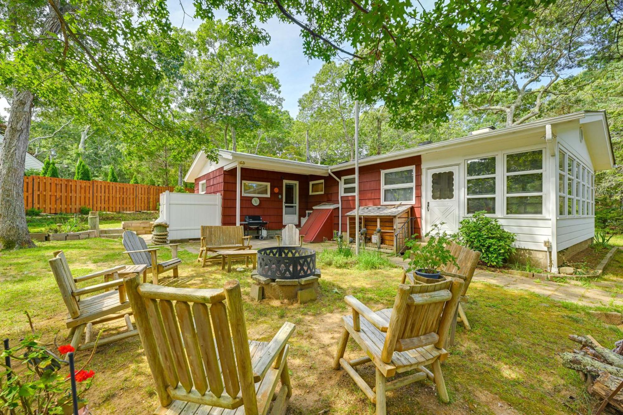 Home In Long Island Wine Country - Walk To Beach! Cutchogue Экстерьер фото